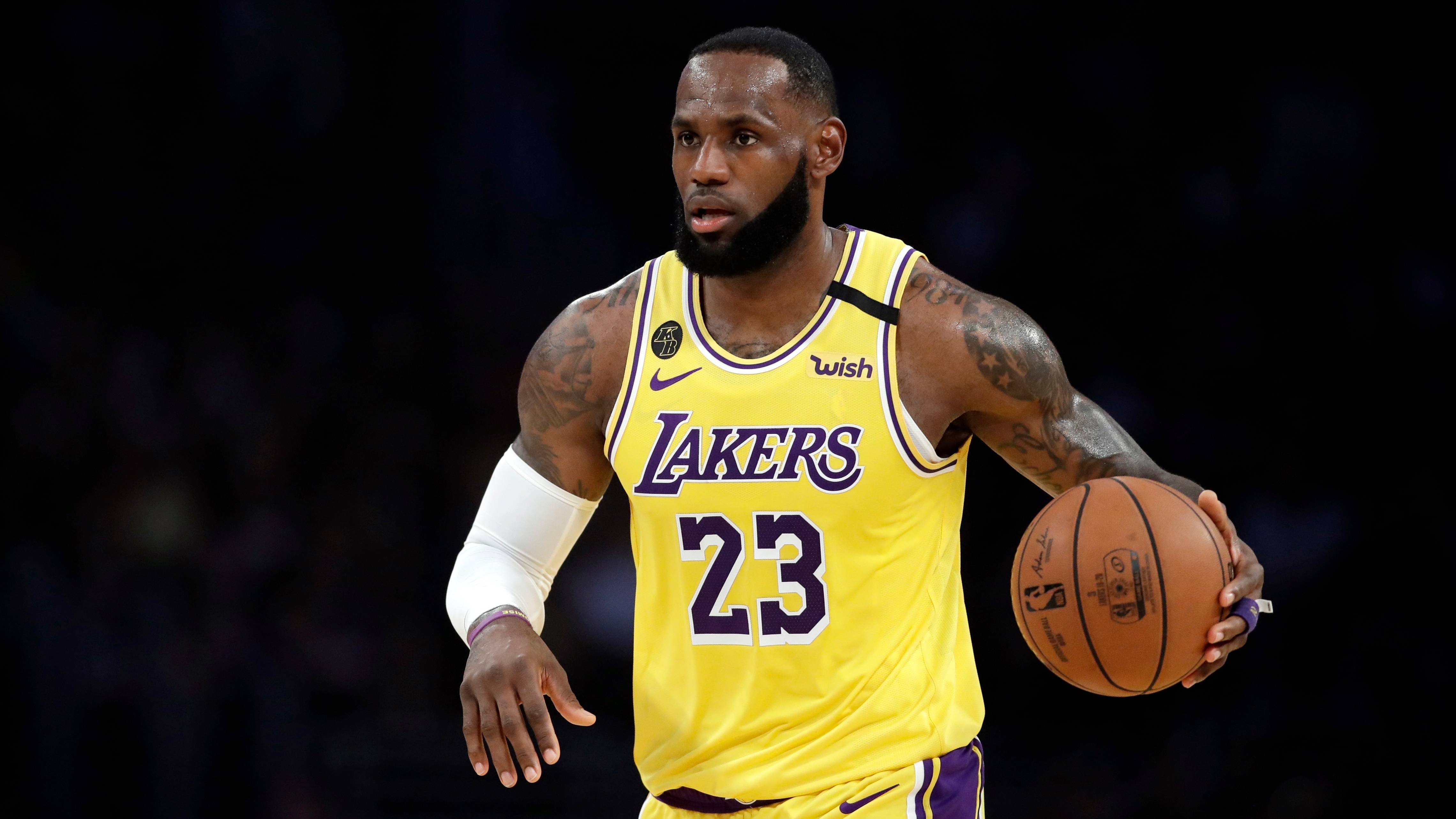 勒布朗-詹姆斯蝉联NBA最有价值球员！再次展现巅峰实力