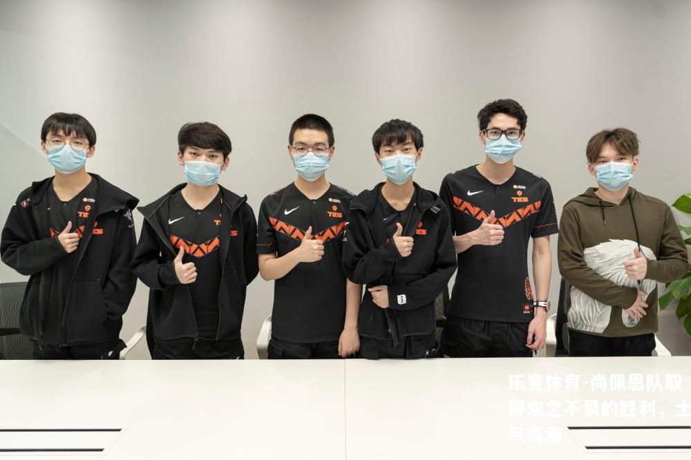 尚佩恩队取得来之不易的胜利，士气高涨